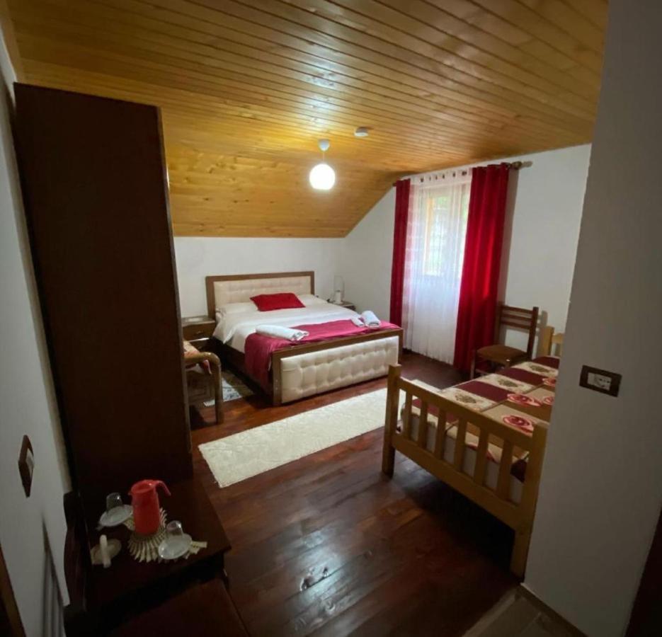 Guesthouse Mehmeti ヴァルボナ エクステリア 写真