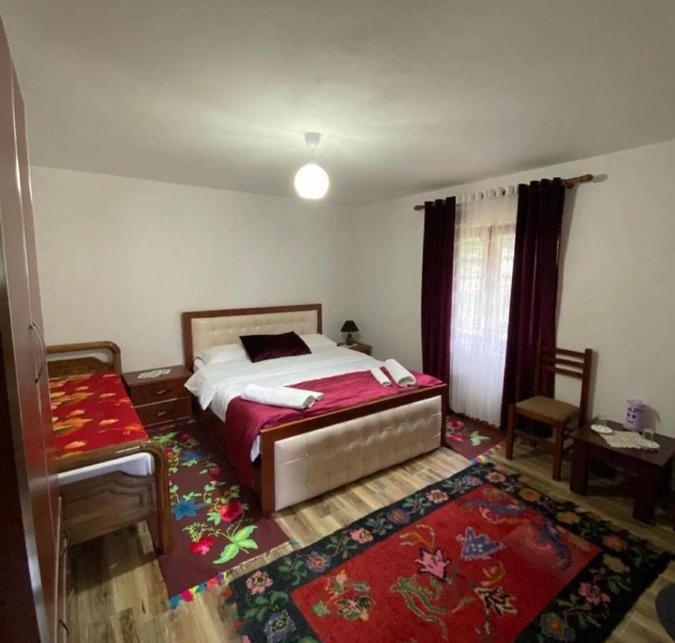 Guesthouse Mehmeti ヴァルボナ エクステリア 写真